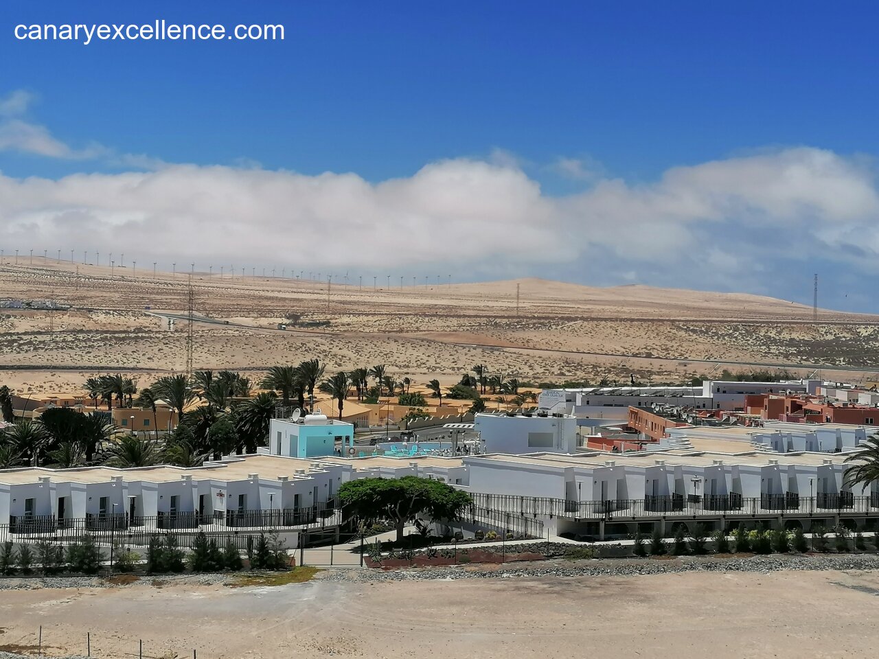 Very well-maintained duplex - 4 bedrooms and sea views in Costa Calma