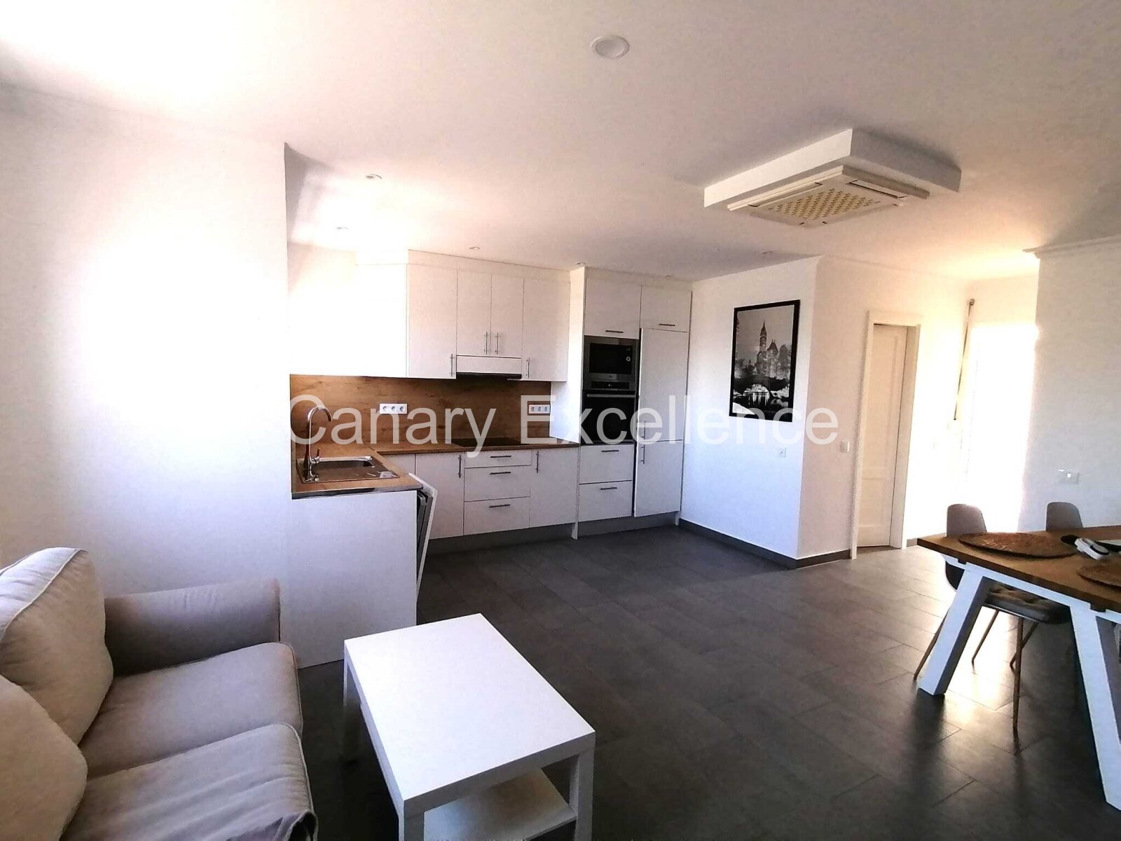 Very well-maintained duplex - 4 bedrooms and sea views in Costa Calma