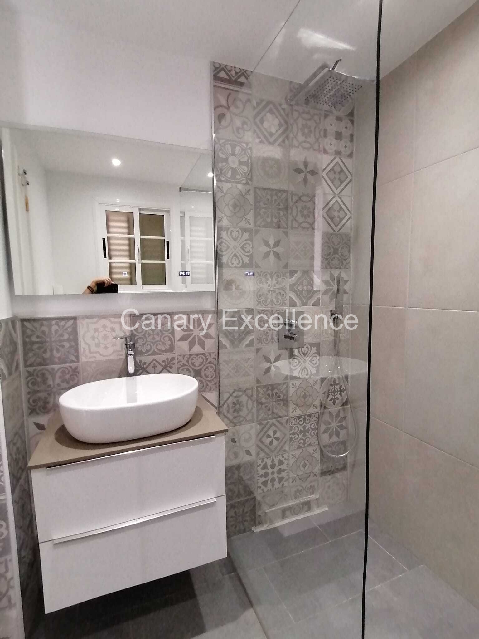 Very well-maintained duplex - 4 bedrooms and sea views in Costa Calma