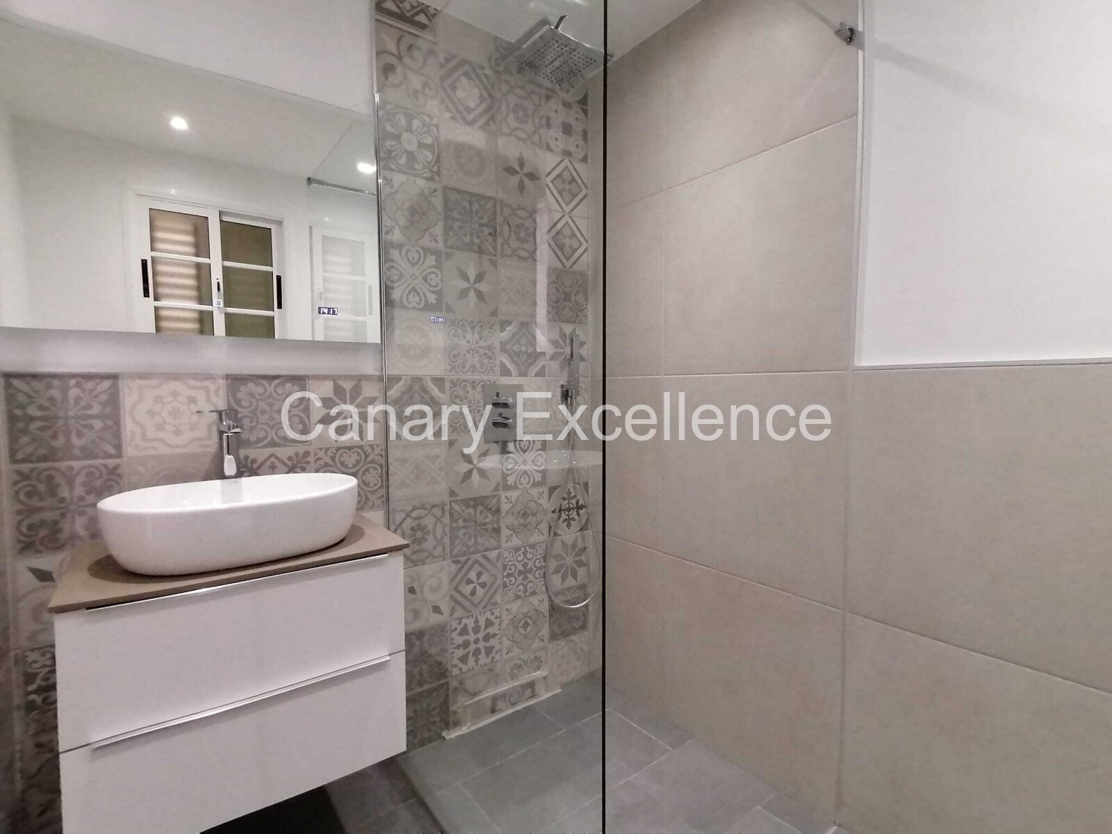 Very well-maintained duplex - 4 bedrooms and sea views in Costa Calma