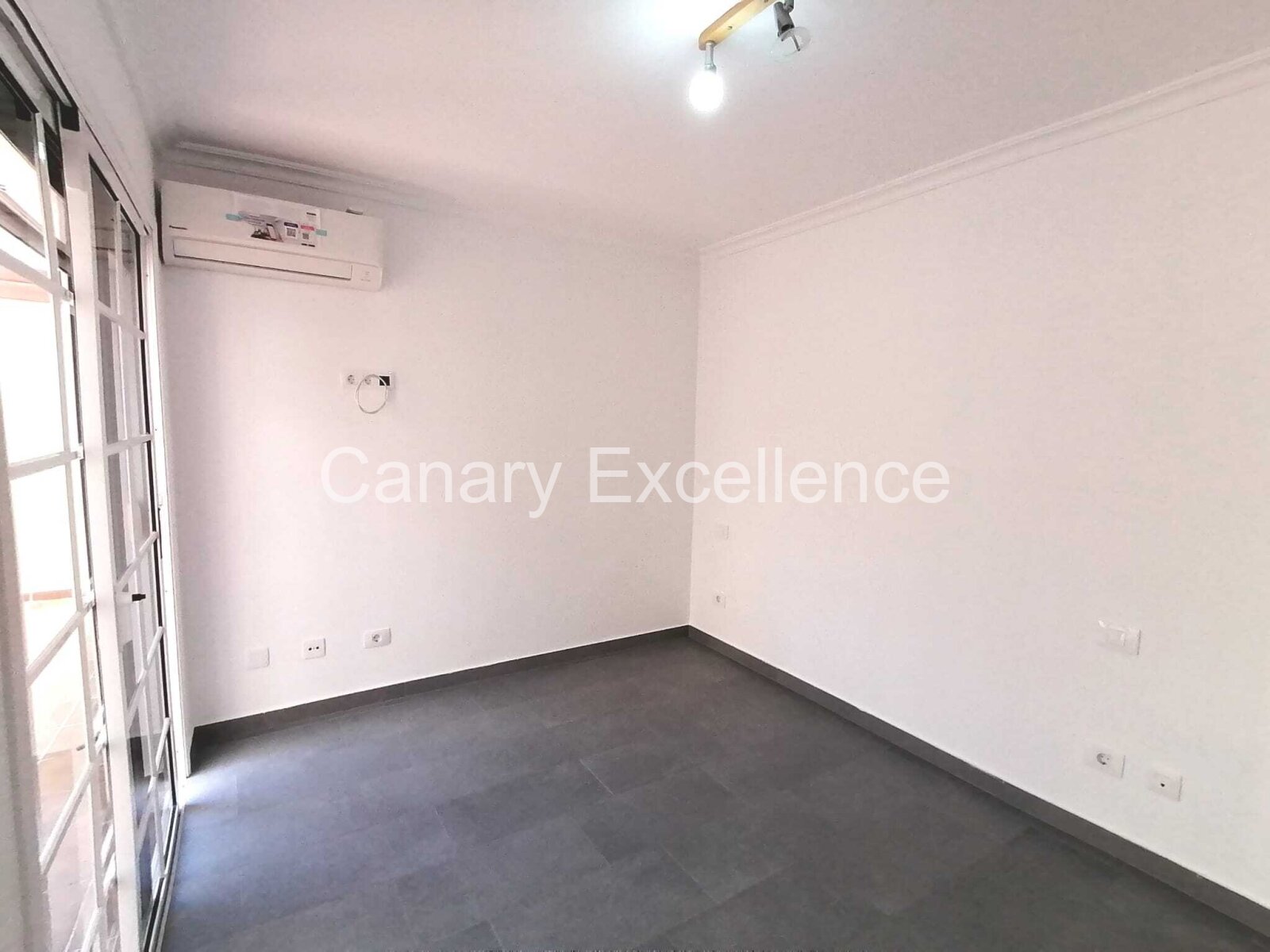 Very well-maintained duplex - 4 bedrooms and sea views in Costa Calma