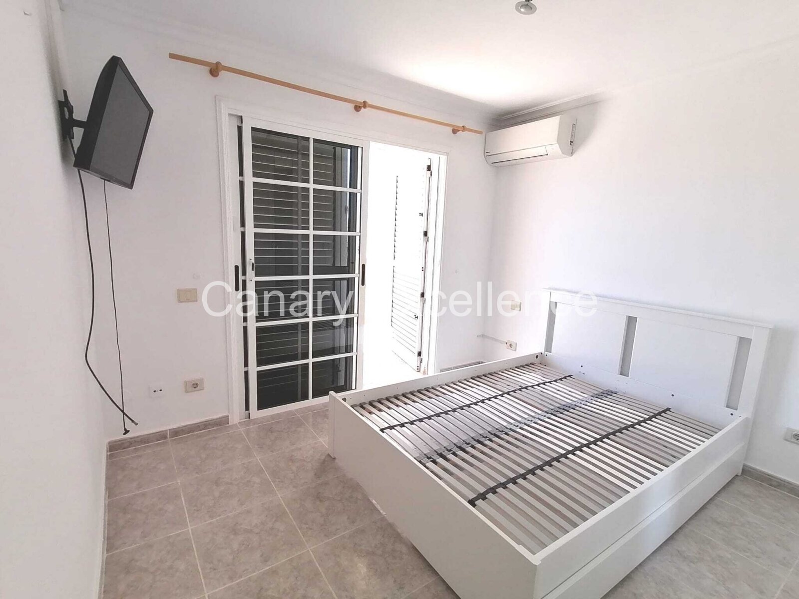 Very well-maintained duplex - 4 bedrooms and sea views in Costa Calma