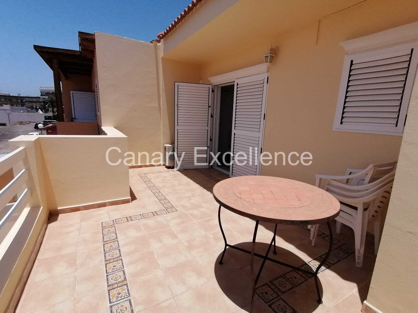 Very well-maintained duplex - 4 bedrooms and sea views in Costa Calma