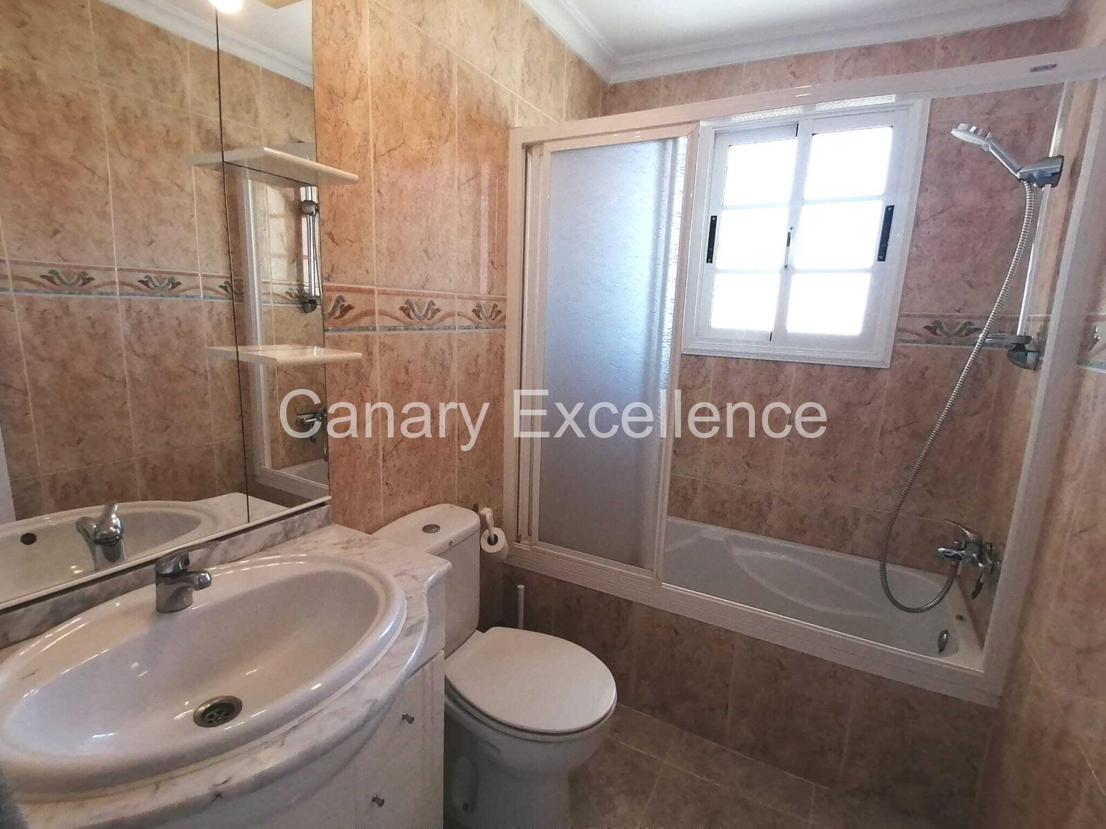 Very well-maintained duplex - 4 bedrooms and sea views in Costa Calma