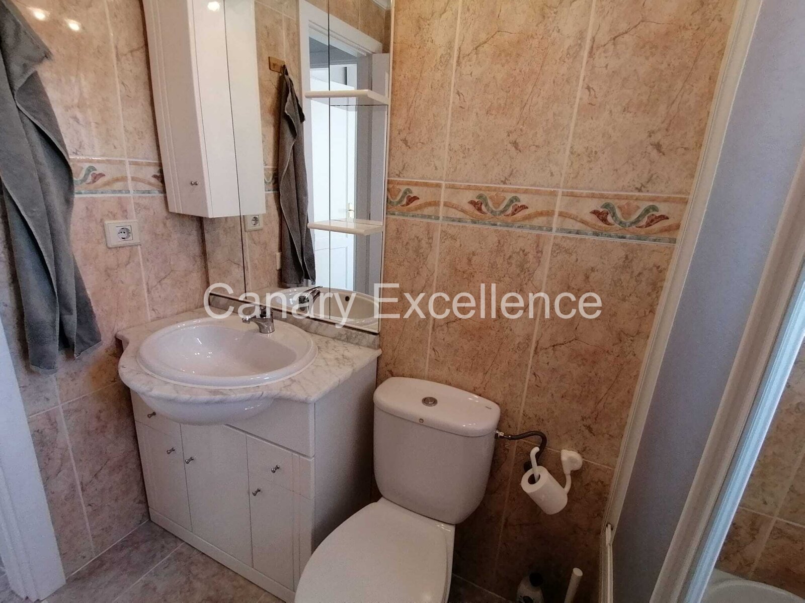 Very well-maintained duplex - 4 bedrooms and sea views in Costa Calma