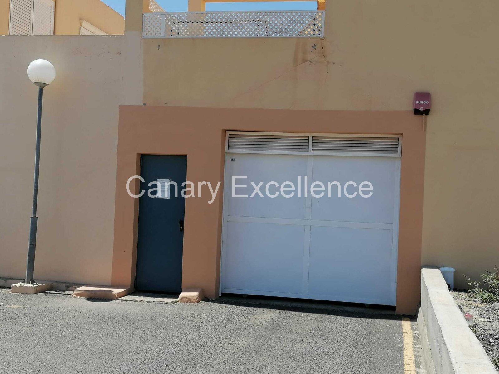 Very well-maintained duplex - 4 bedrooms and sea views in Costa Calma